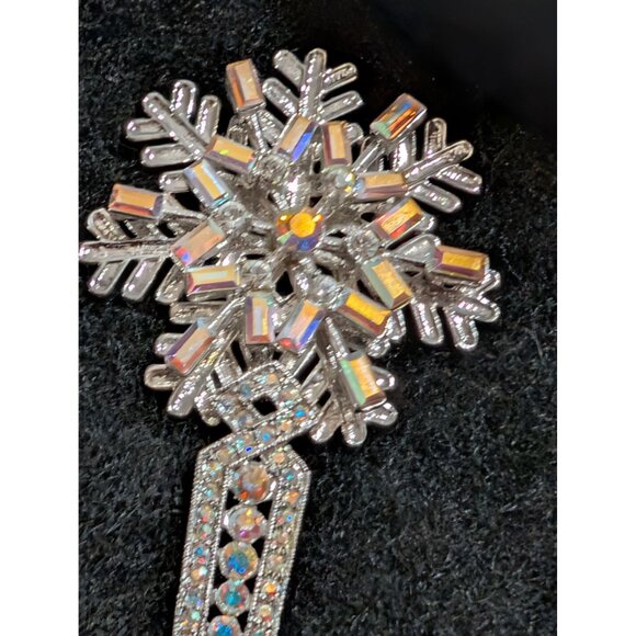 Kirks Folly Snowflake Brooch With Moon Face Rhinestones & Dangling Charms - Picture 10 of 11